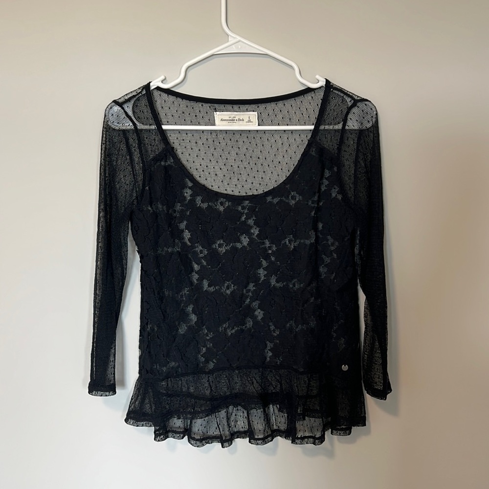 ✨HP✨ Abercrombie & Fitch Floral Long Sleeve Top